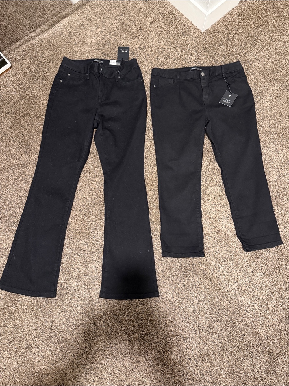 Simply Vera Vera Wang Black Jeans Flare and Cropped (petite)